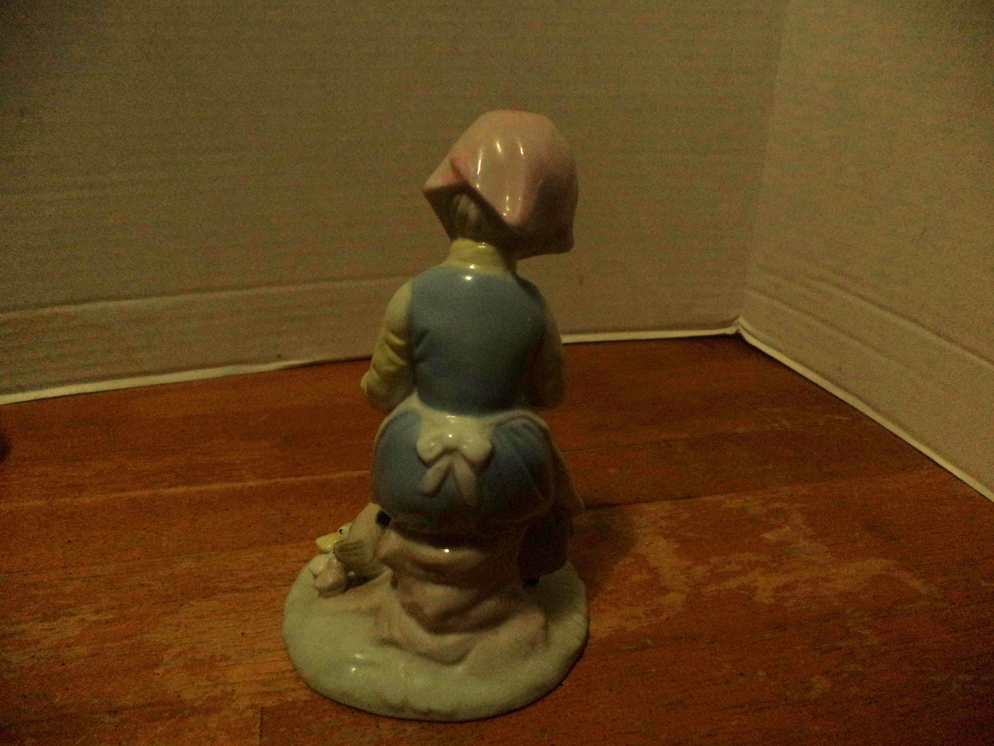 Duncan Royale Young Farm Girl Figurine