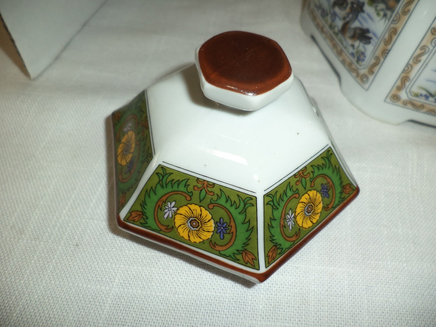 Royal Shillah Tea Pot W/ Candle Warmer W/ Bamboo Handle