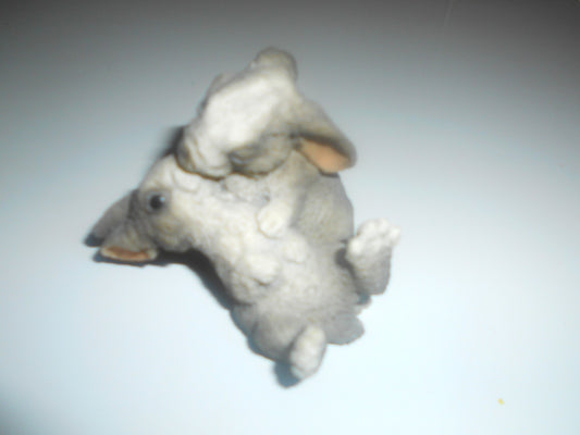 Bunny Kissing  Rabbits Italy VTG Figurine Resin 1988 Original by Castagna 3”