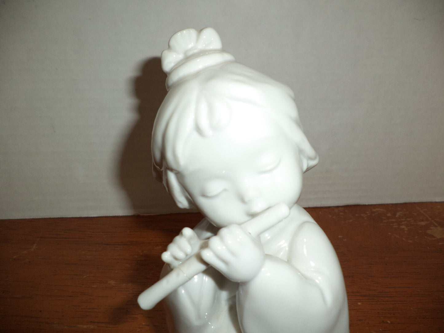 Tradional White Porcelain Japanese Girl With Flute