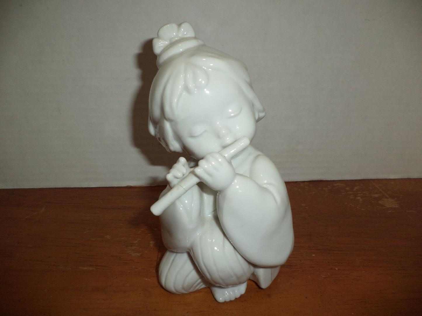 Tradional White Porcelain Japanese Girl With Flute