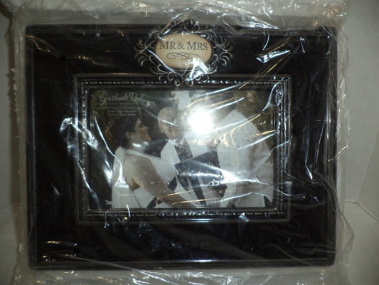 Mr & Mrs. Frame NIB
