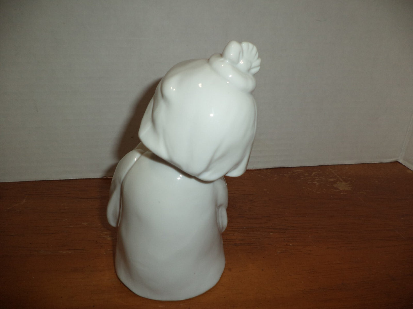 Tradional White Porcelain Japanese Girl With Flute