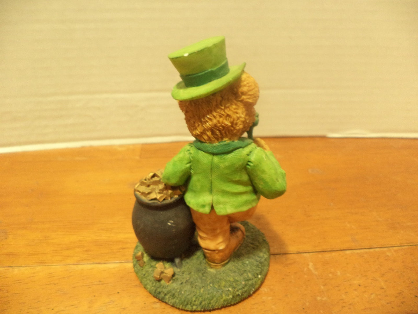 #1 Bears Around The World Figurine