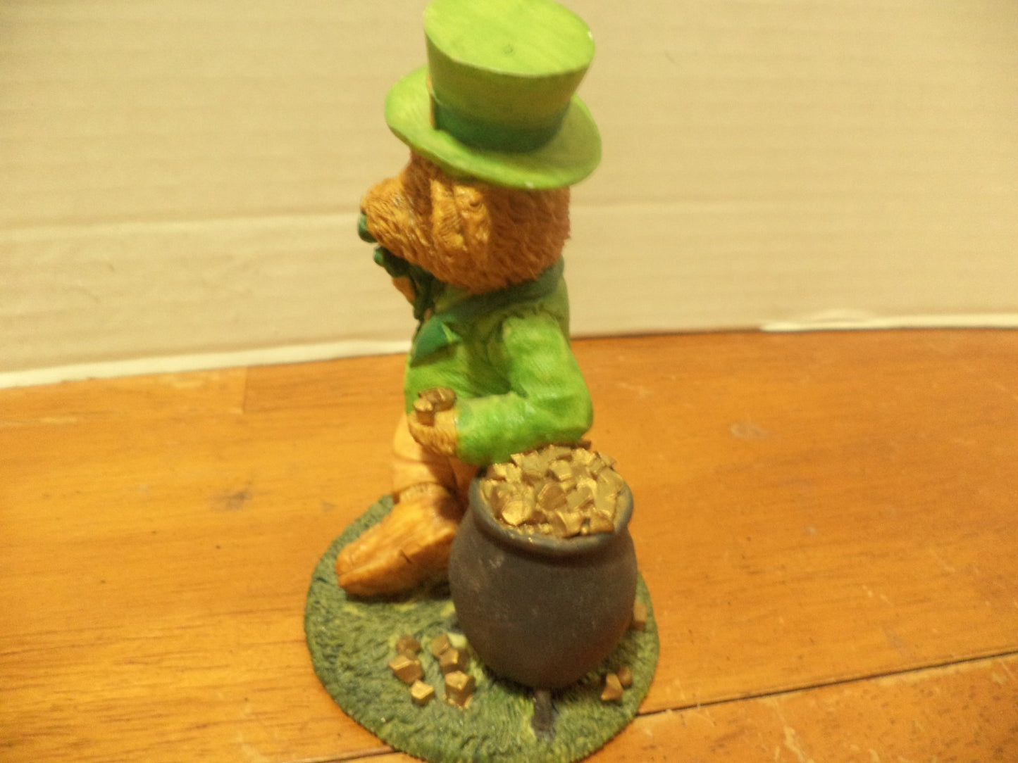 #1 Bears Around The World Figurine