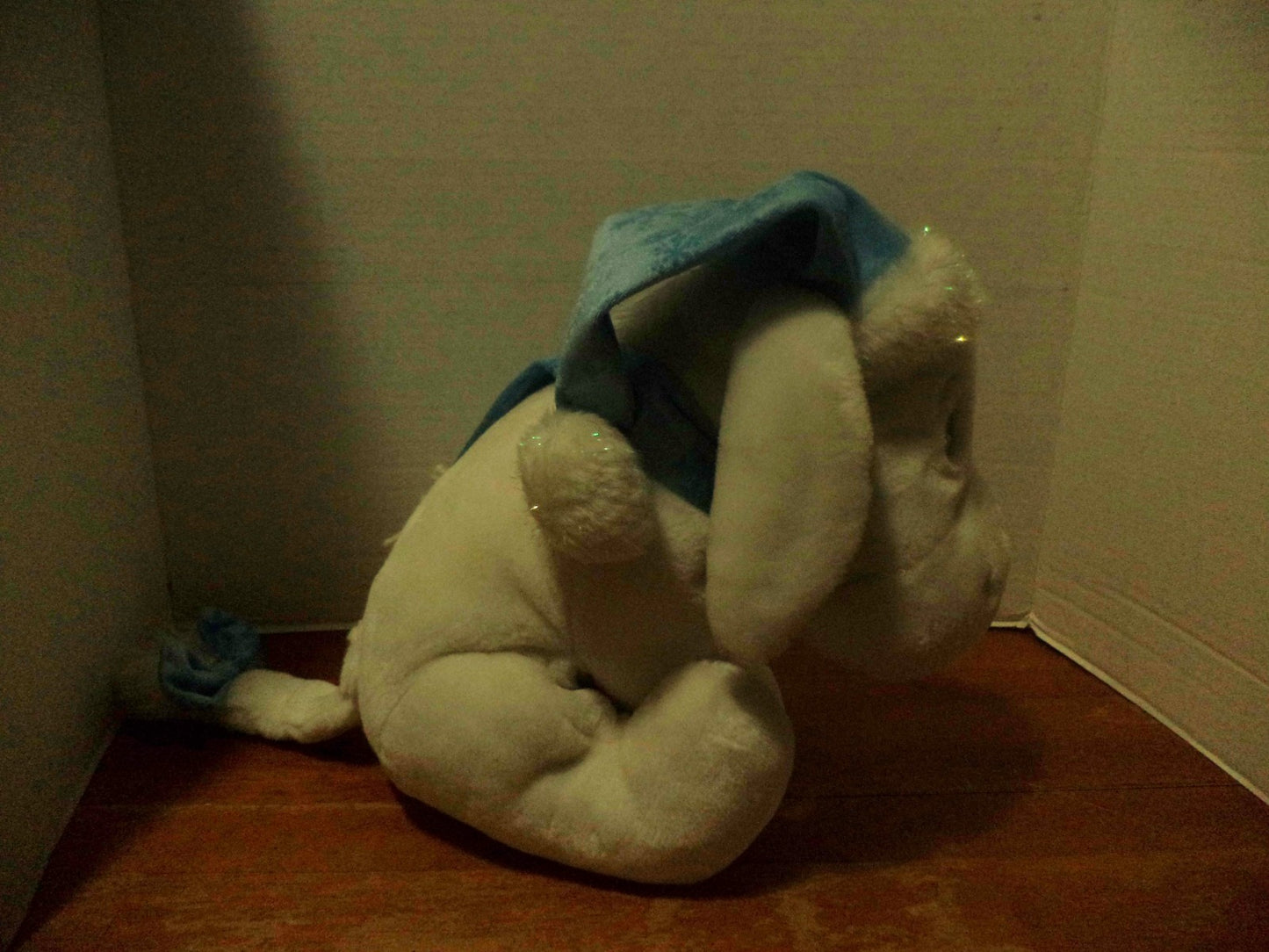 Disney Store EEYORE Snowflake Pals White 11" Plush NWT Blue Hat Scarf Christmas